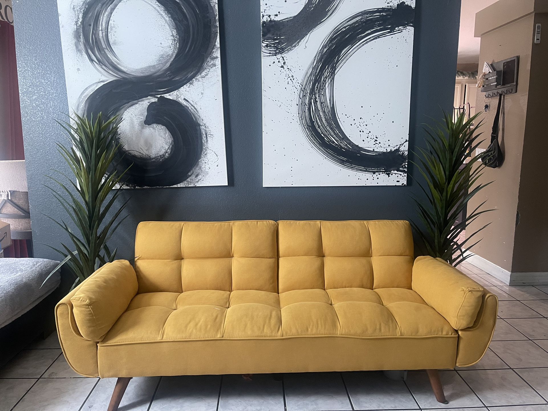 Modern yellow Futon couch (Sleeper)