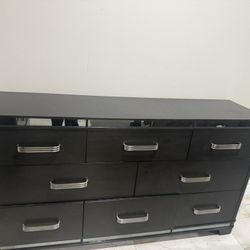 Dresser and Chest Set 