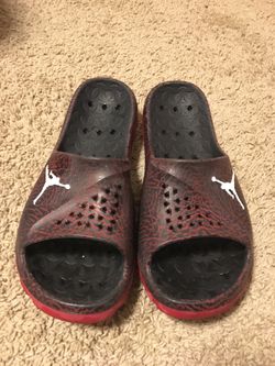 Jordan slides size 10