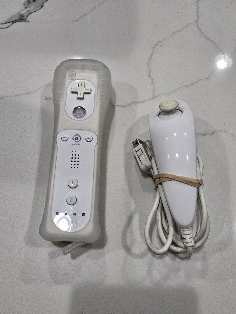 Nintendo Wii Controller With Nunchuck 