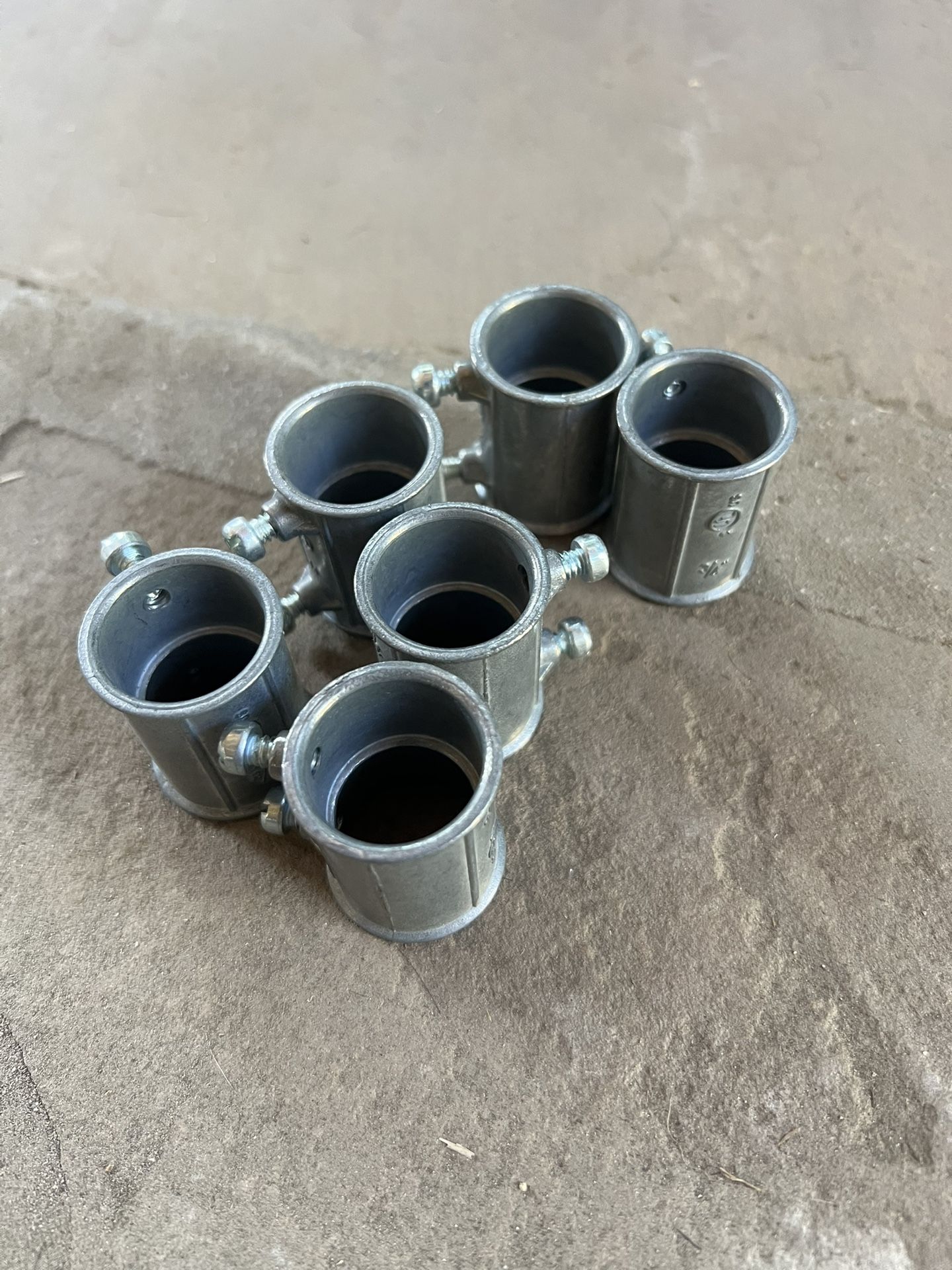 Sigma ProConnex 3/4-in Electrical (EMT) / Die cast zinc Set screw Coupling Conduit Fittings
