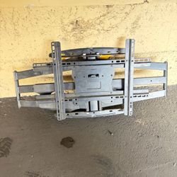 Full Motion TV Wall Mount Bracket