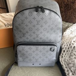 Louis Vuitton Backpack for Sale in Seattle, WA - OfferUp