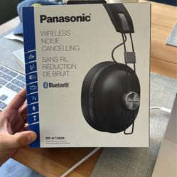 Panasonic Wireless noise canceling Headphones 