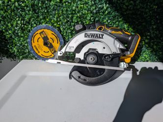 DEWALT SKILLSAW