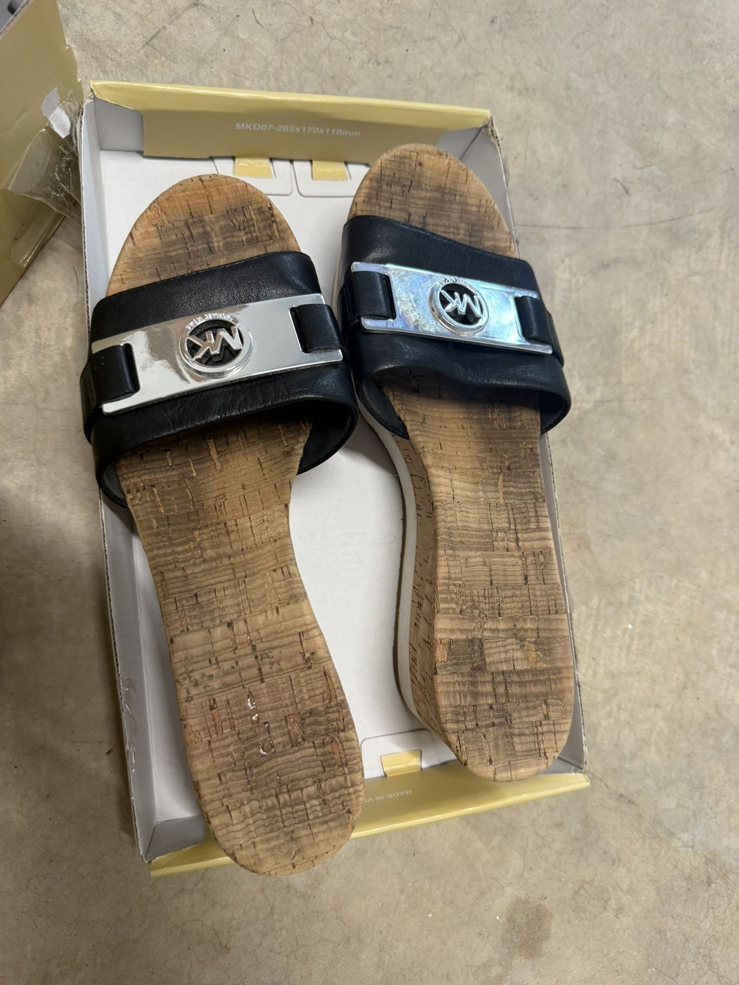 Michael kors Wedge Sandals ( Size 8)
