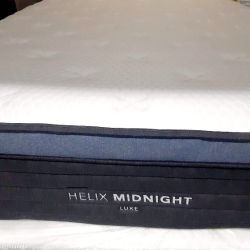 Helix Luxe Midnight Mattress, Cal King, Good Condition