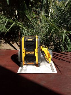. DeWalt 20v. New Bluetooth speaker. W/. Battery 2.0 AH. Lithium G g.