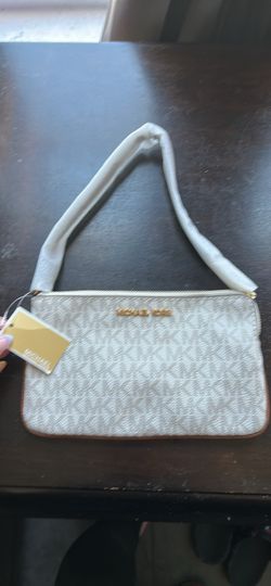 Michael Kors wristlet purse