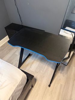 Computer desk