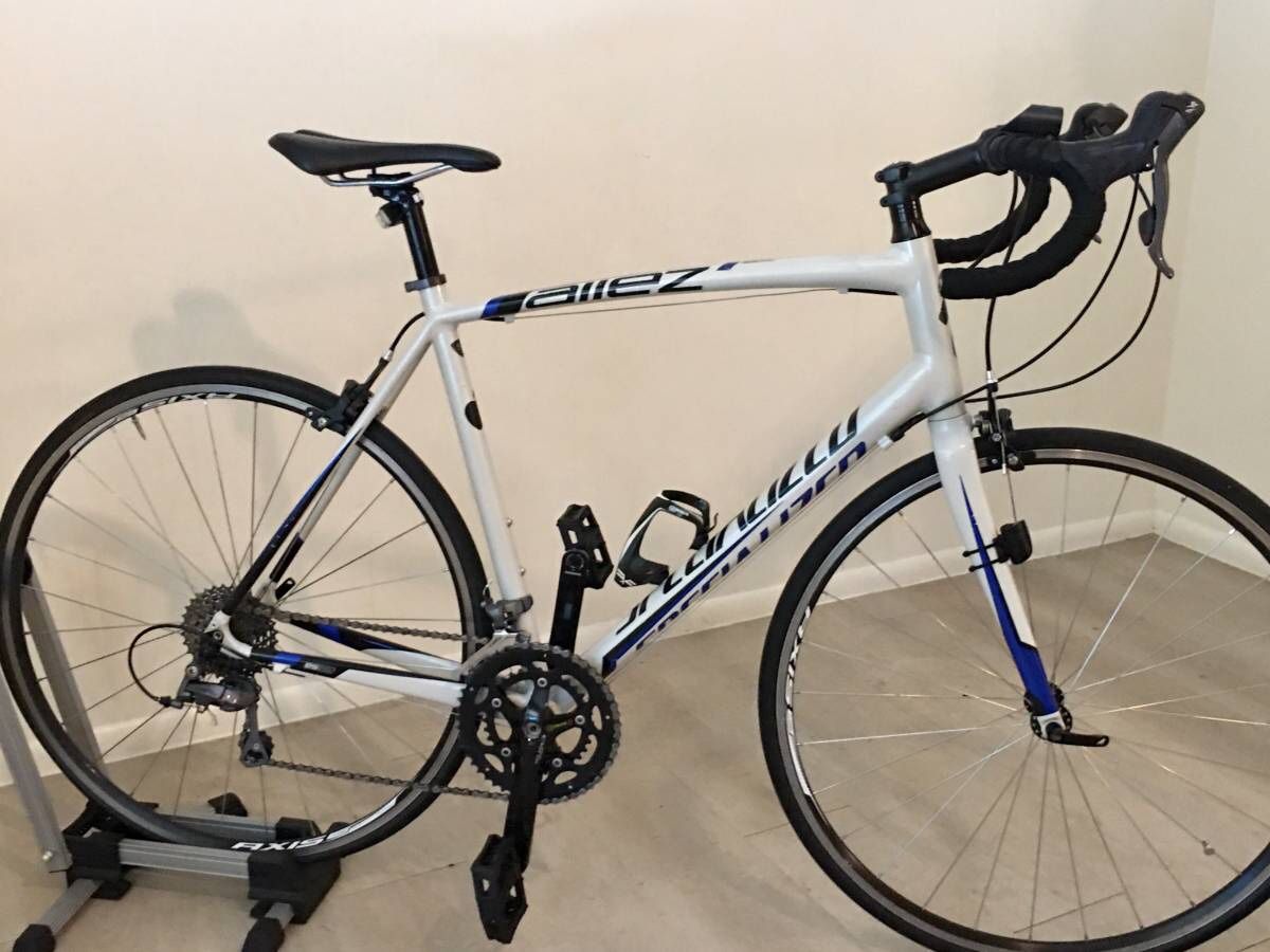 58cmm, Gorgeous SPECIALIZED Allez Road Bike ~5’11”-6’3” Comes w/ Extra