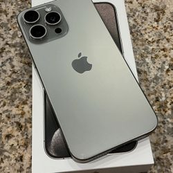 iPhone 15 Pro Max Unlocked 