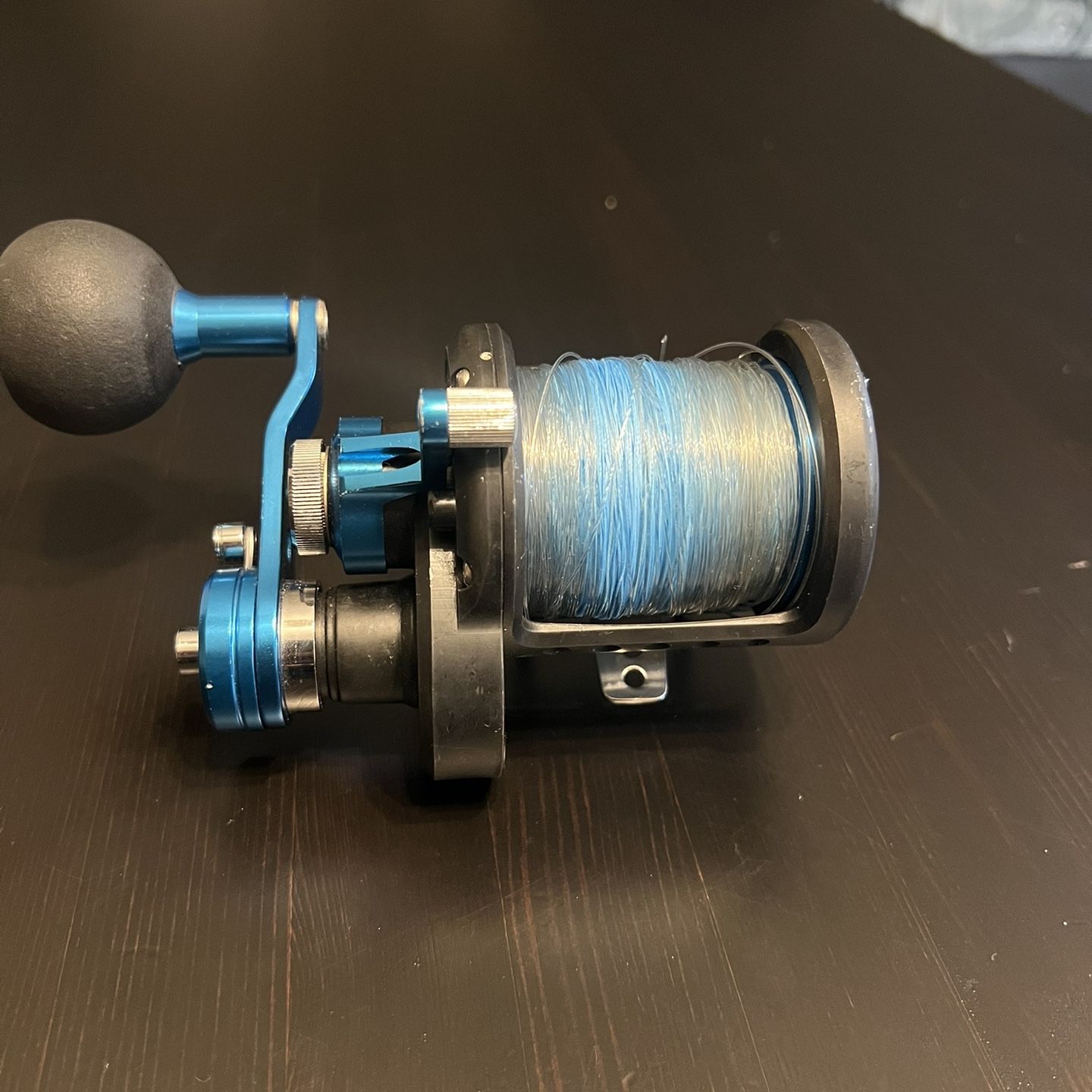 abu garcia c4 round baitcasting reel AMBSX-5600 Ambassadeur SX - 5.3:1 - 230yd/14Lb With 4 stainless steel 3/0 4/0 5/0 Underspin Reels Closed Face Color:100pcs silver