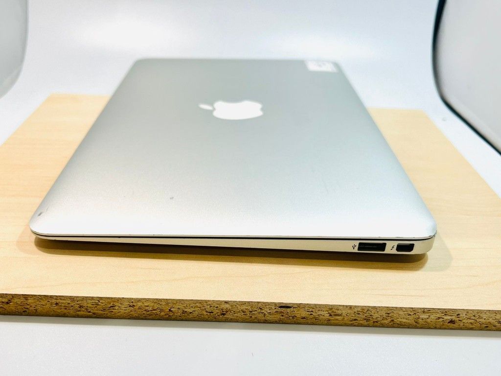 Apple Macbook AIR 💻 2015 11 inch i5 8GB 128GB DEAL!!! $149 ONLY