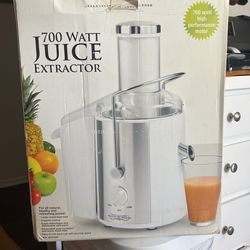 700 Watt juice Extracter