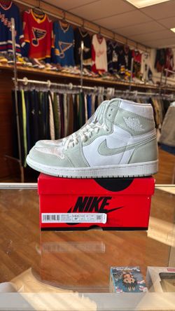 Jordan 1 Seafoam size 8M 9.5W