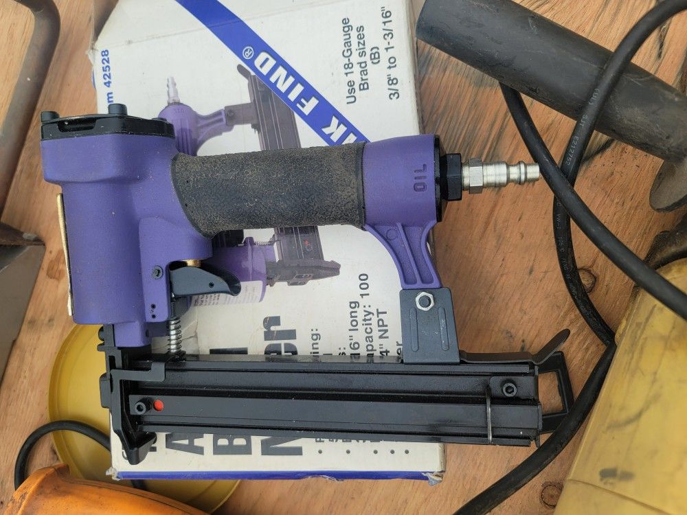 18 Gauge Air Nailer 