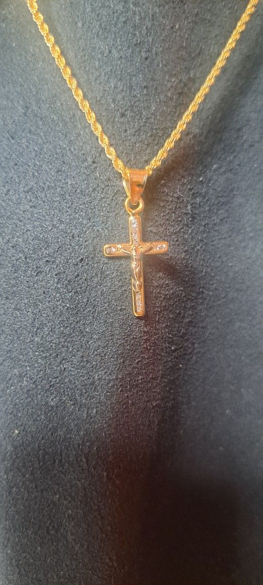 10K Gold Cross Pendant With Diamond