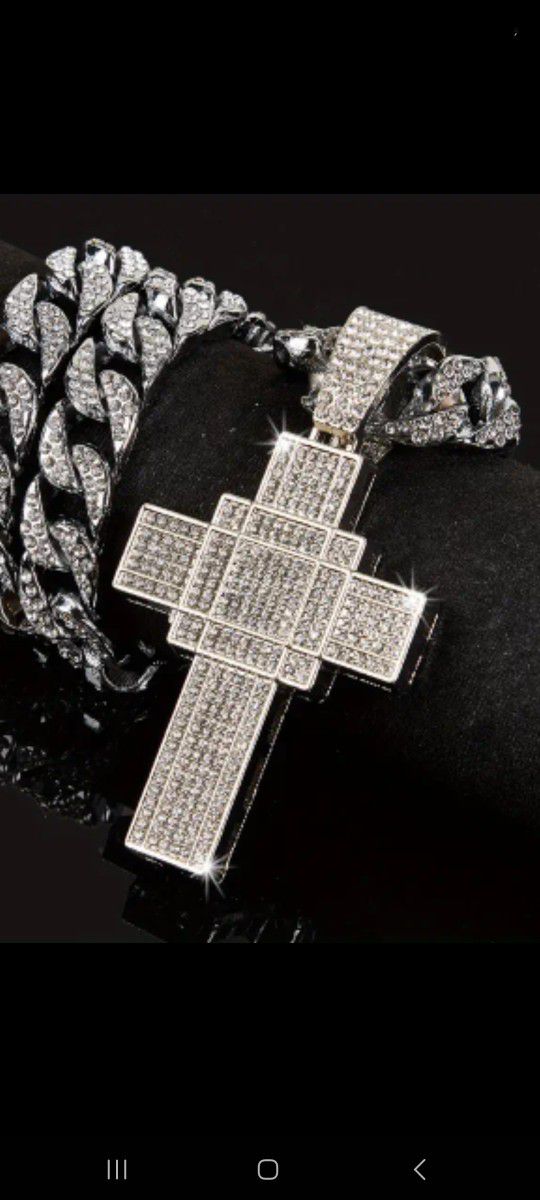 Mens Iced Out Cross Pendant And Cuban Link Chain 