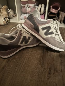 New balance 574. Size 7 women’s 