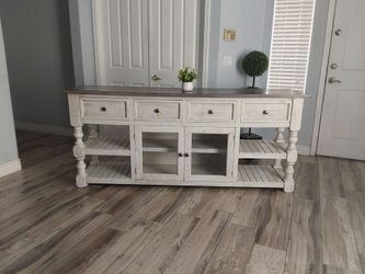 Beautiful 79" farmhouse Tv Stand