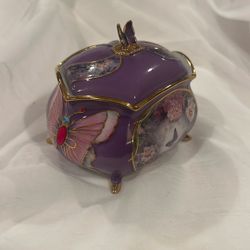 Vintage Jewelry Box/Music Box