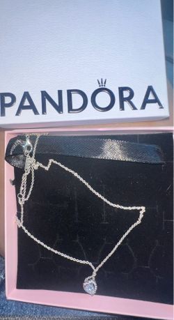 Beautiful pandora heart necklace