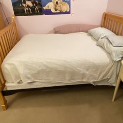 Crib/Daybed/Full Size Bed 