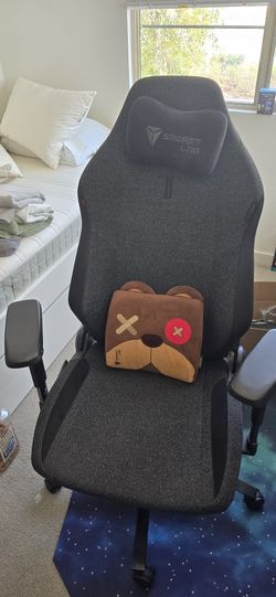 Secretlab TITAN Evo 2022 Series - XL - Secretlab SoftWeave™ Plus Fabric with Tibbers edition pillow