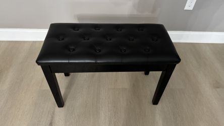 Piano bench