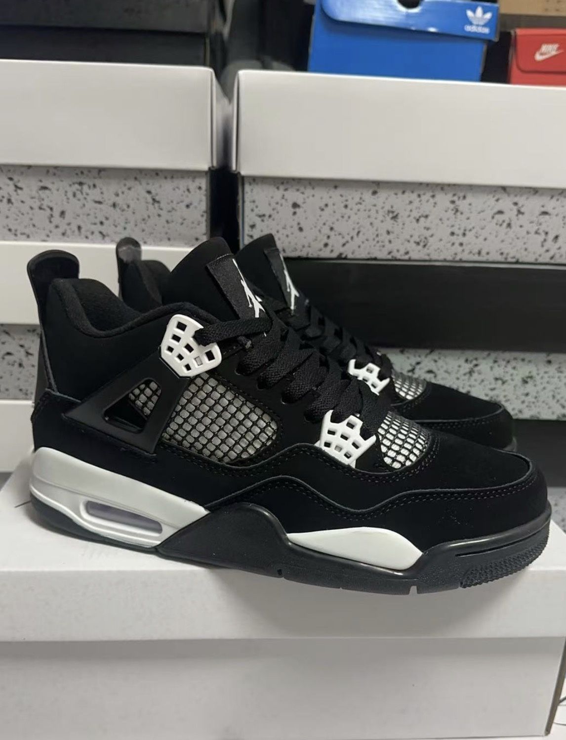 Jordan 4 White Thunder
