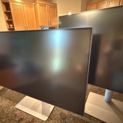 BenQ PD3220U Thunderbolt 3 Monitor for MacBook - Two For The price of One