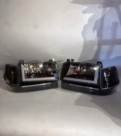 92-96 Ford F150/F250/F350 Ford Bronco Black LED DRL Headlights/Faros