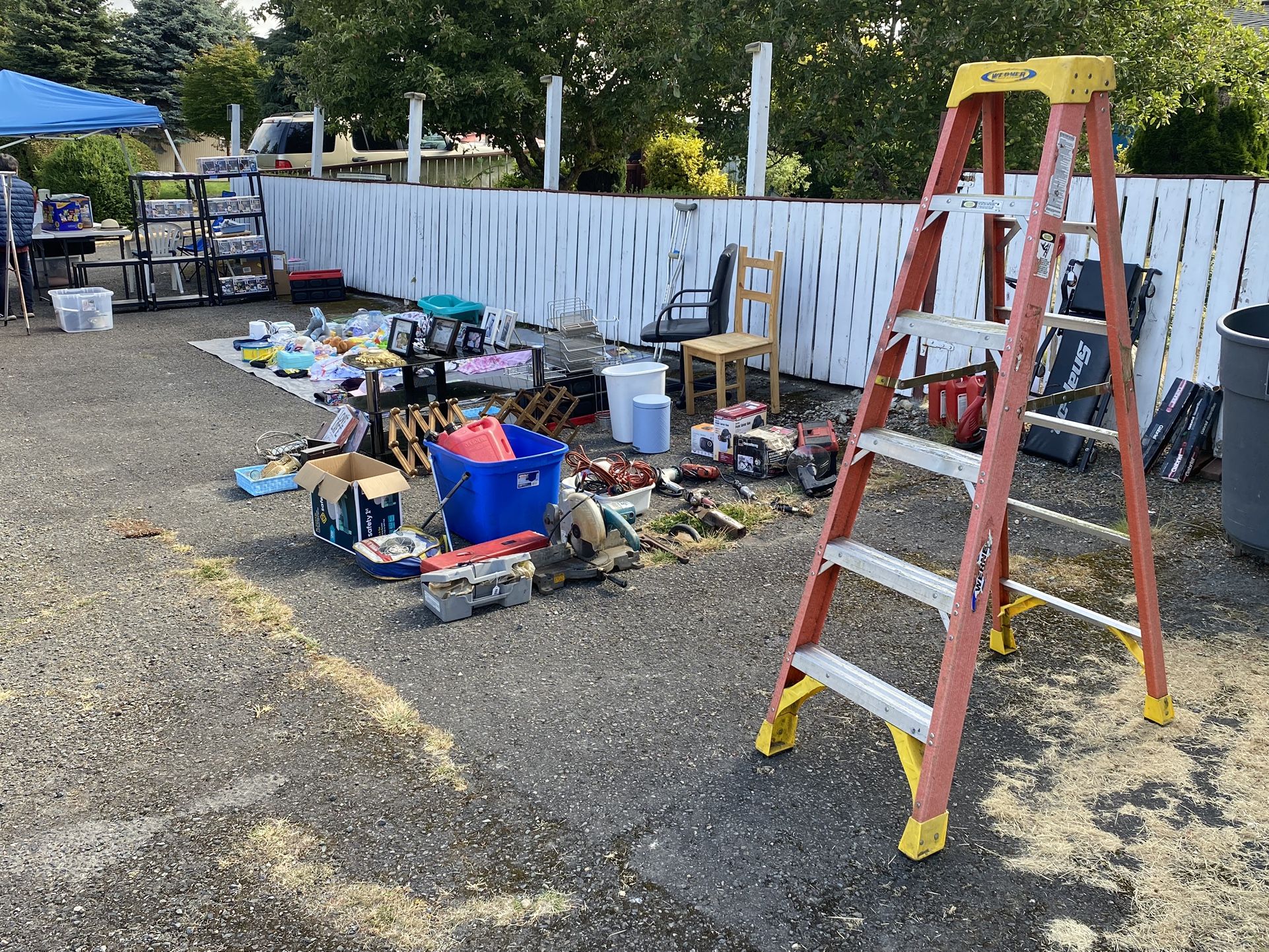 Yard sale WEEKEND