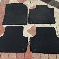 Set Of 4 Volvo Textile Floor Mats, Charcoal