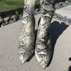 Qupid snake top booties