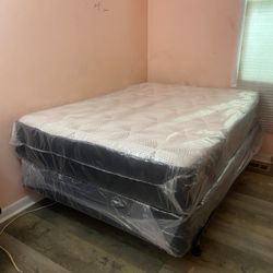 Queen Mattress Come With Bed Frame And Box Spring - Free Delivery 🚚 Today 