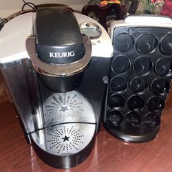 Keurig  with double side pod stand