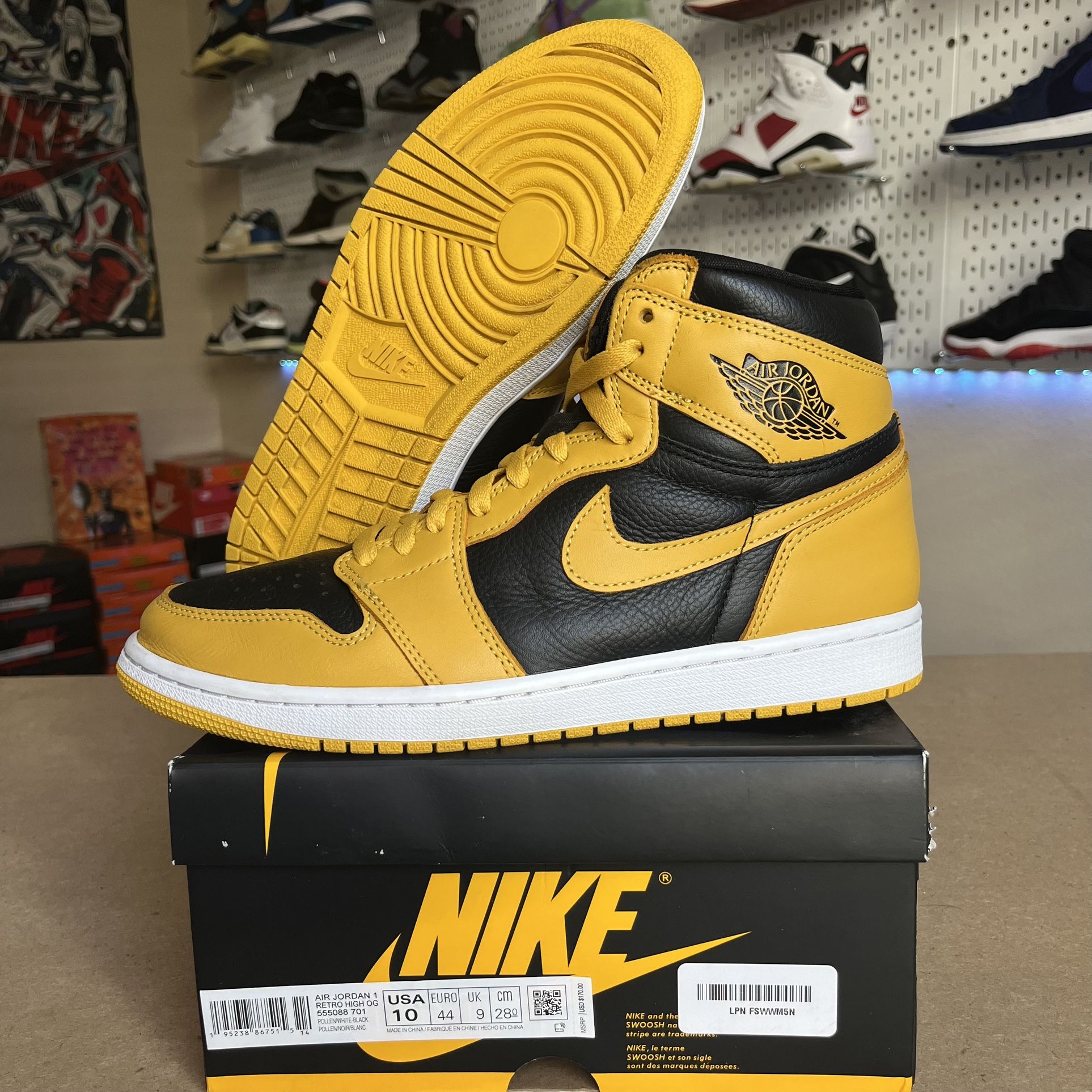 AIR JORDAN 1 RETRO “POLLEN” SZ 10