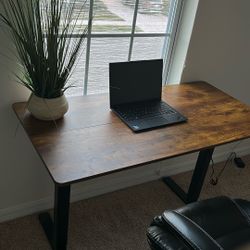E-desk And Serta Chair 