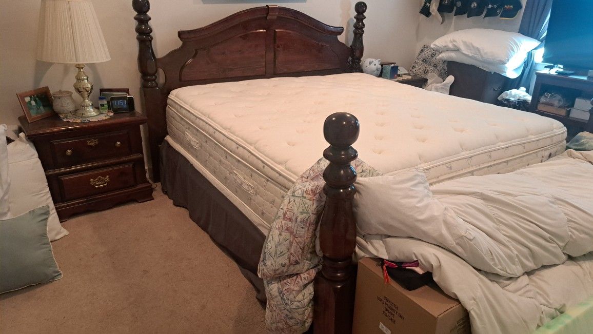 Vintage 1980s Solid Pine 5 Piece Bedroom Set 