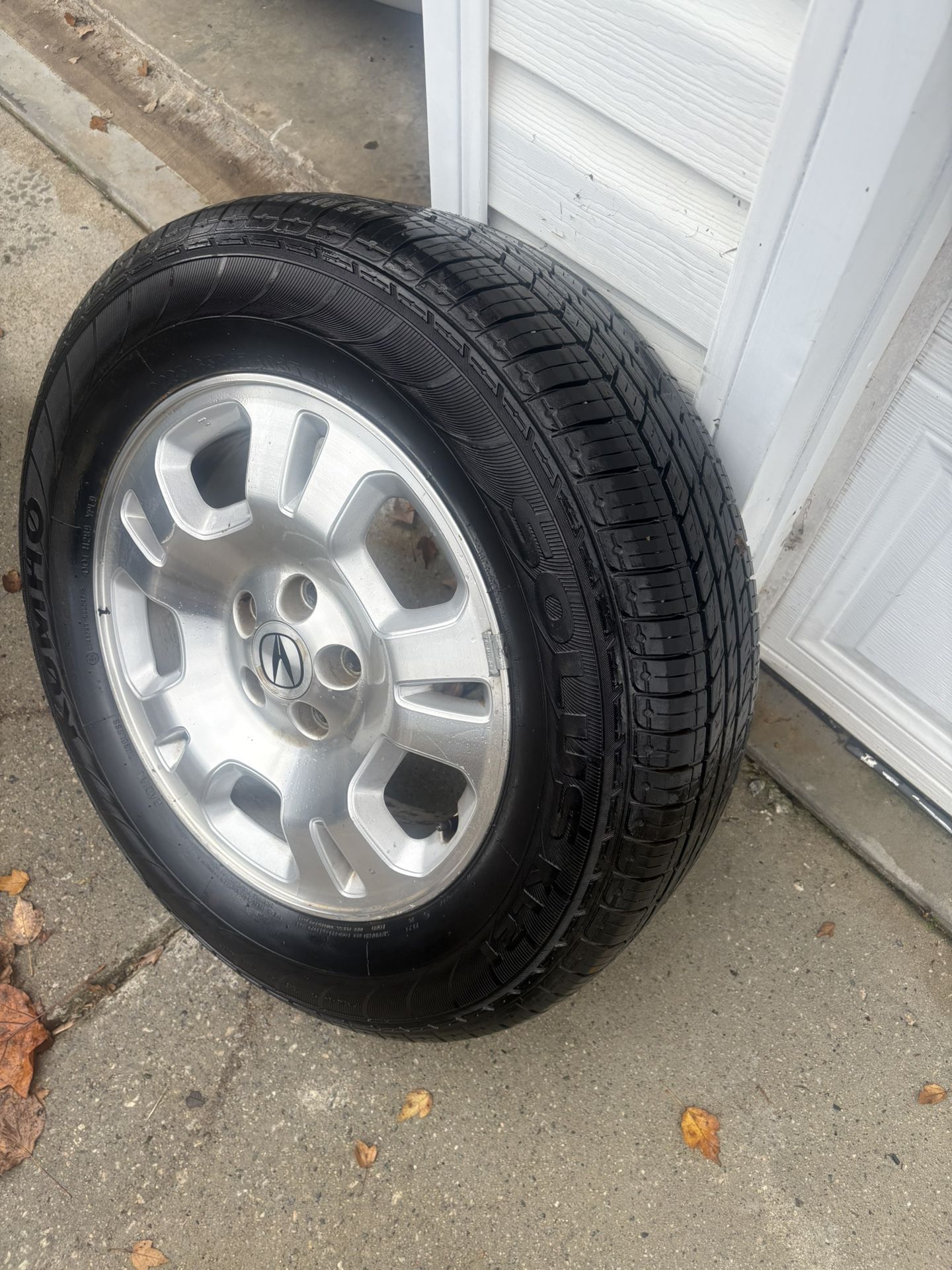 FULL SET OF 17IN ACURA ALLOY RIMS W/ FULL SET OFF TIRES