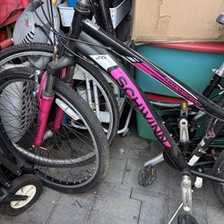 Pink Schwinn Sidewinder Mountain Bike In Excellent Condition $50