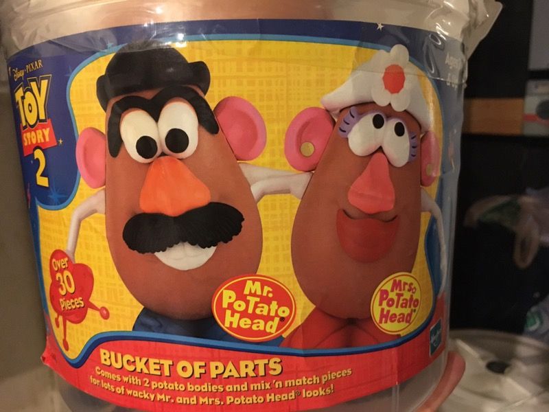Toy Story 2 Mr. & Mrs Potato Head "New"