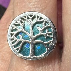 Absolutely Lovely Living Tree Of Life 925 Sterling Silver.  Brand New. 