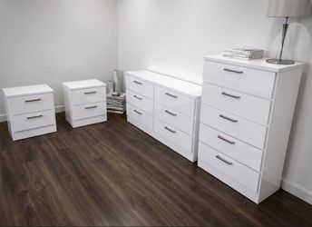 Dresser , Chest And 2 Nightstands - Cómoda, Gavetero y 2 Mesitas de noche