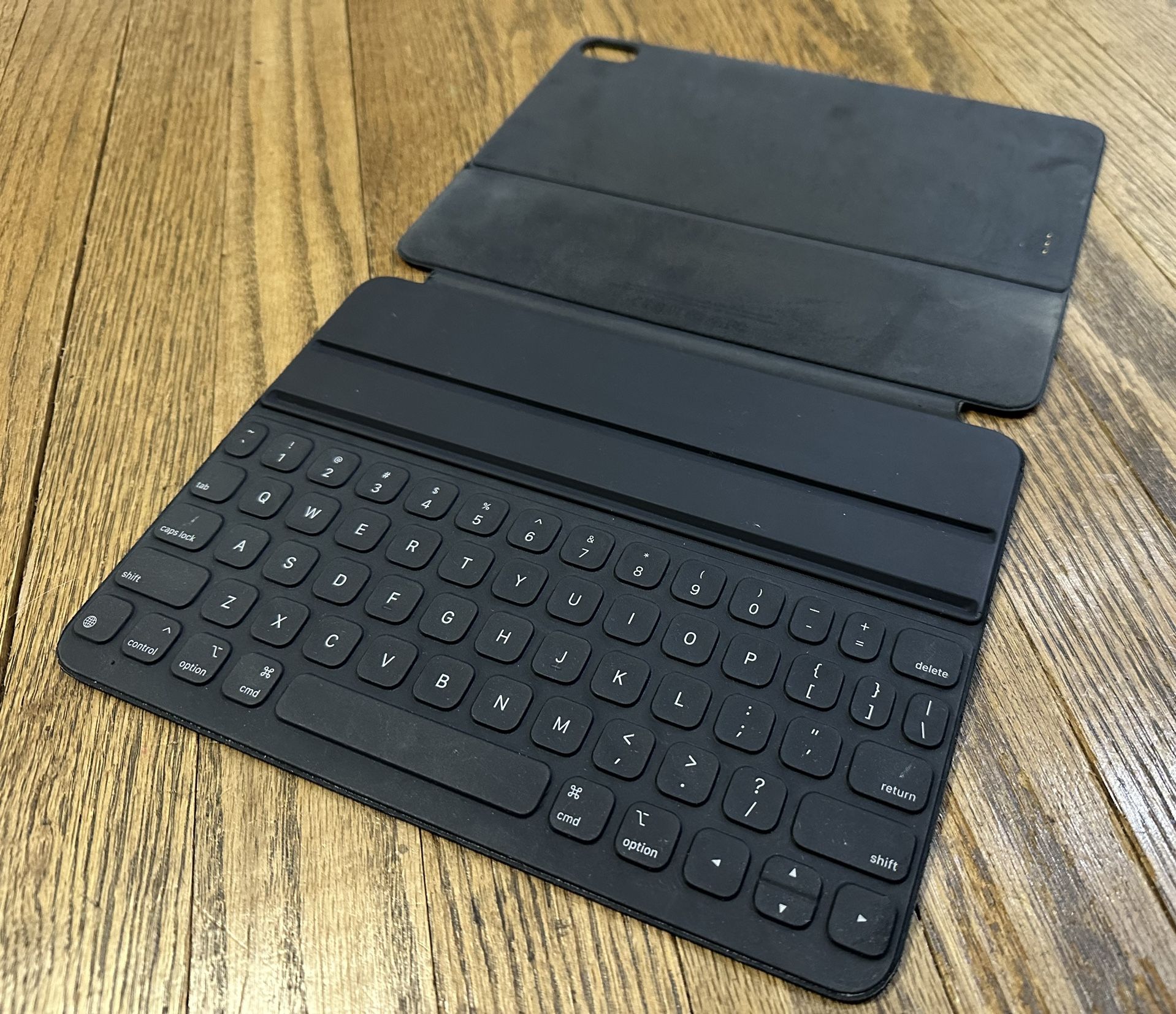 iPad Smart Keyboard Case