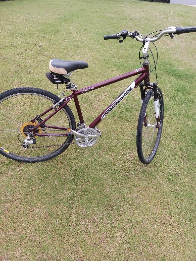 Beautiful Diamondback Maravista Hybrid Bike for Sale in Charlotte, NC