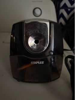 Staples Electric pencil sharpener