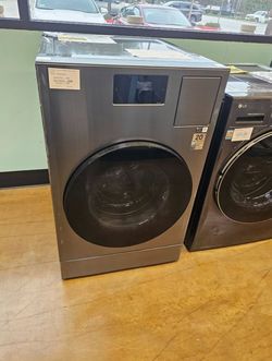 Samsung Bespoke washer and Dryer combo operates with 110